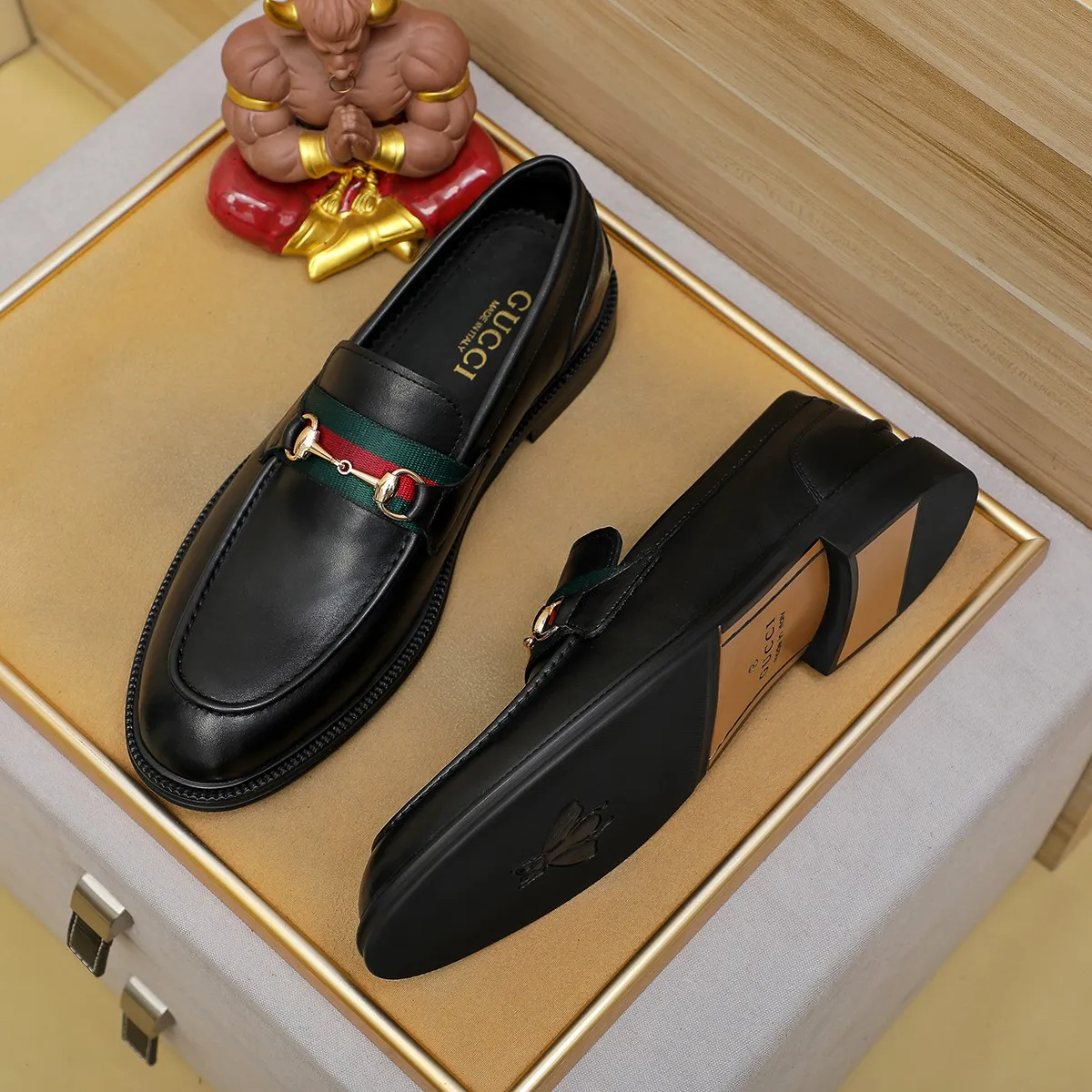 Men's shoes 💰460 💰💰Gucci official website men's business formal leather shoes update💥Hong Kong counters synchronize new styles💥completely one to one replica shipment👍zero difference in counter quality 0⃣️all made of imported first-layer cowhide on the outside with original hardware buckles➕water-dyed🐂leather lining production, color, code matching 39-44 (customized at 38.45.46)……